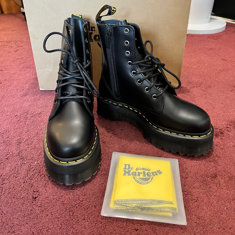 Dr. Martens Jadon SmoothLeather Platform Boots (TRADE)